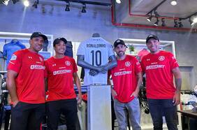 Históricos de la Generación Dorada vuelven al Estadio Nacional para desafiar a Ronaldinho