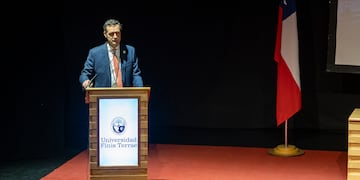 Exsubsecretario Vargas apunta al Mineduc en su primer discurso