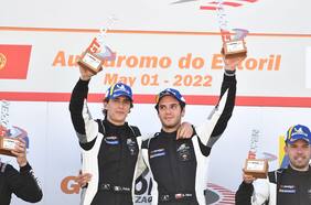 Benjamín Hites celebra en Estoril: consigue la victoria en la carrera uno de la primera fecha del GT Open