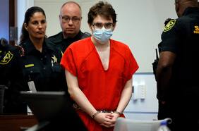 Atacante de la escuela de Parkland es condenado a cadena perpetua por el asesinato de 17 personas