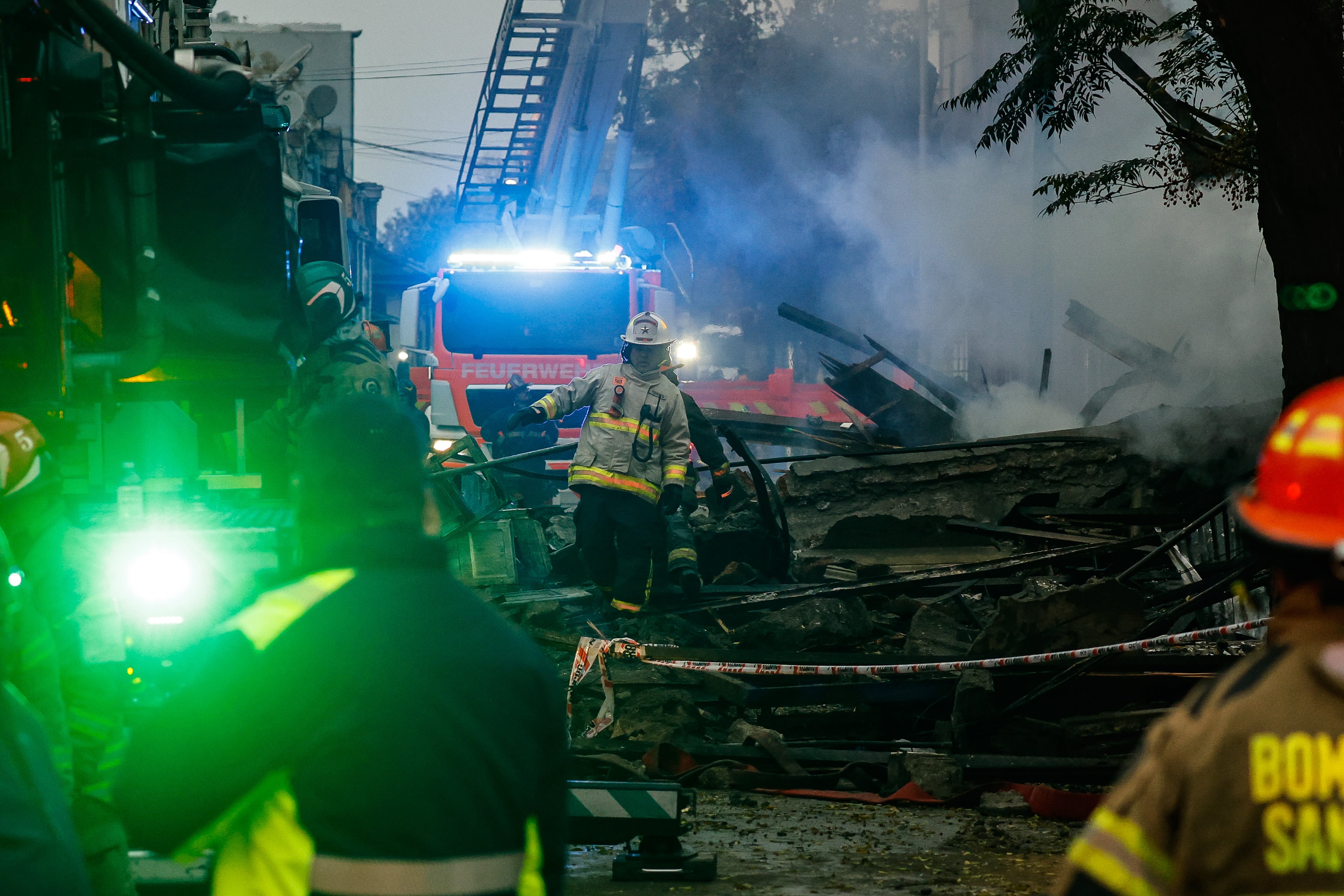 Decretan prisión preventiva a imputado por incendio en edificio del centro de Santiago