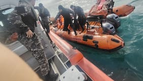 Armada realiza despliegue en Chañaral para ubicar a dos tripulantes desaparecidos tras naufragio de lancha pesquera