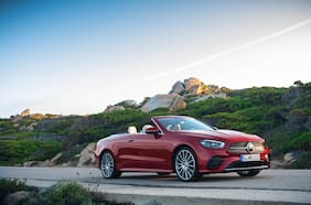 Mercedes-Benz actualiza las versiones Coupé y Cabrio de la Clase E
