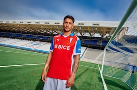 Inspirada en los años 90: la UC presenta su nueva camiseta visitante para la temporada 2026