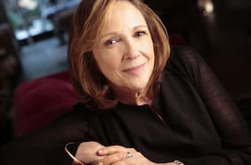 De la búsqueda de vida ET al peligro de los asteroides: ciclo de charlas de la UC finaliza con exposición de Ann Druyan productora de la serie Cosmos y esposa de Carl Sagan