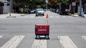 Cada vez hay más robots para delivery en Los Ángeles: cómo funcionan y qué hacen