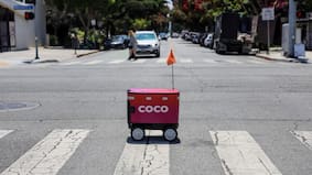 Cada vez hay más robots para delivery en Los Ángeles: cómo funcionan y qué hacen