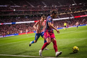 El Barcelona se queja ante la UEFA por el césped del Metropolitano y tensiona la vuelta con el Atlético en Champions