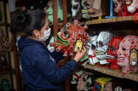 Ómicron es una enfermedad nueva, distinta a las variantes anteriores de Covid, dice un científico de la U. de Oxford