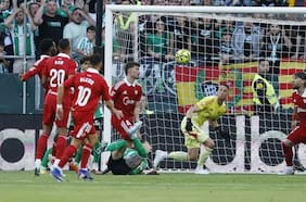 Con Alexis Sánchez como figura del derbi: el Sevilla consigue un heroico empate ante el Betis de Manuel Pellegrini