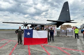 Con 10 toneladas de cargamento: aterriza en Colombia avión de la FACH con ayuda humanitaria tras terremoto