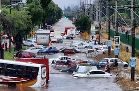 Intensas lluvias en la Región Metropolitana provocan inundaciones repentinas, activación de quebradas y cortes de luz en pleno verano