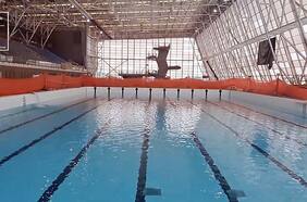 Y ahora la piscina de clavados: rotura de matriz complica competencia de Santiago 2023 y tiene a la delegación canadiense limpiando