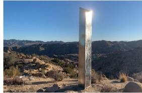 Los misteriosos monolitos metálicos que están apareciendo en Rusia, EE.UU. y Rumania: ¿quién los construye?