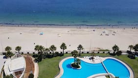 La playa en Chile que fue destacada por un medio argentino: “El mar es calmo y se disfruta sin apuro”