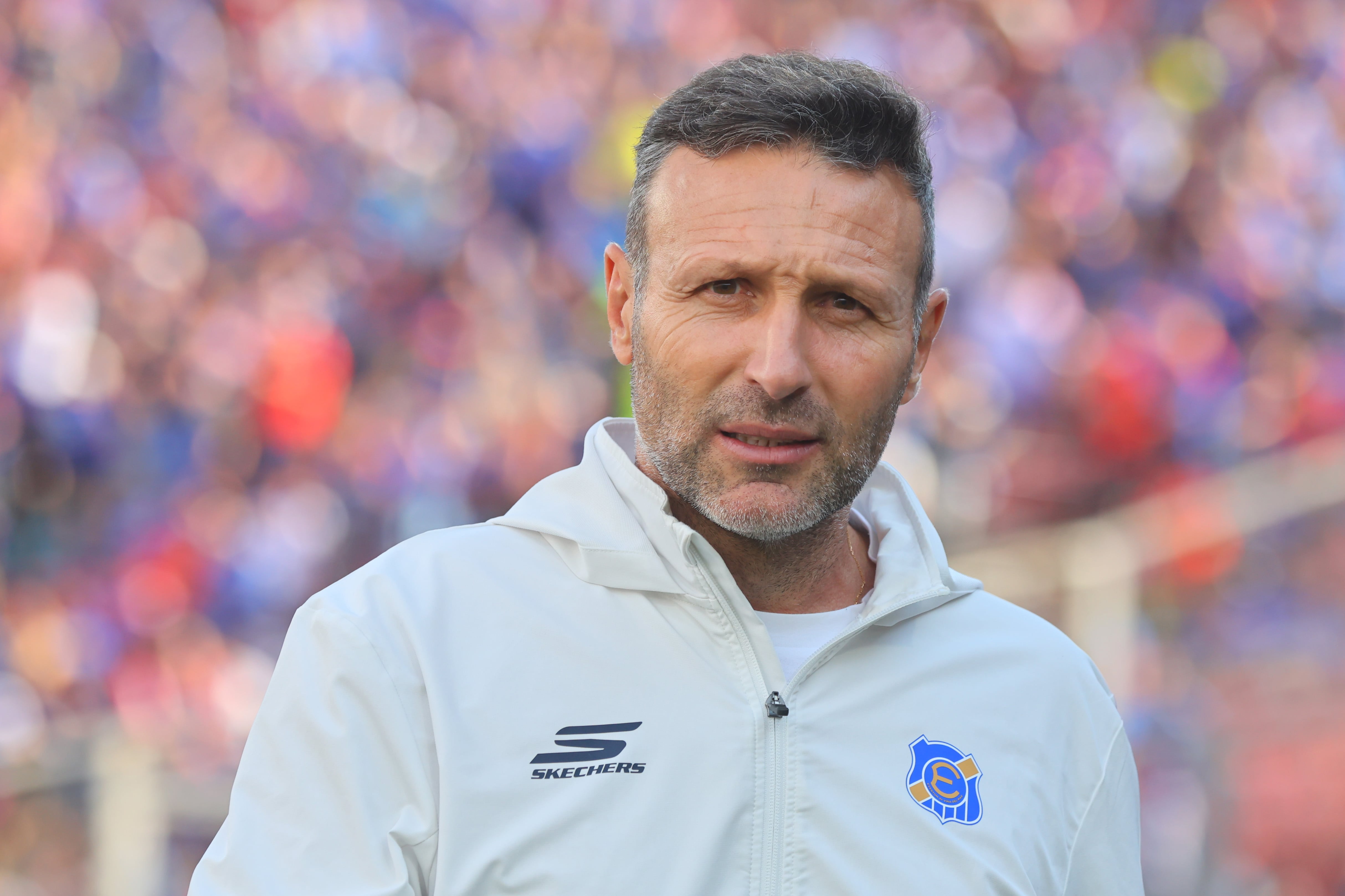 El DT Walter Ribonetto durante el partido entre la U y Everton