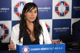 Quién es y qué busca Renato Acuña, el retador de Izkia Siches en las elecciones del Colegio Médico