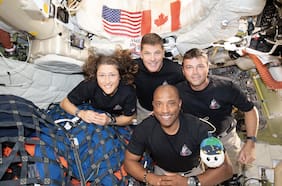 La NASA y ejército de EE.UU. se preparan para el amerizaje de Artemis II de este viernes