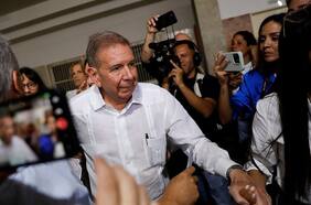 Parlamento Europeo reconoce a Edmundo González como presidente legítimo y PP acusa a gobierno de Sánchez de participar en “golpe de Estado en Venezuela”