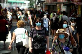 ¿Hasta cuándo se usará? La mascarilla aún sirve para arrinconar al Covid-19