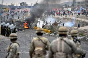Aimaras anuncian “guerra civil” si el Gobierno peruano sigue enviando militares a Puno