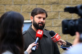 Presidente Boric acude al SML y se reúne con familia de niño fallecido en choque en Recoleta