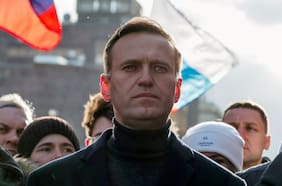 Putin, sobrevivir a un envenenamiento y la vida en prisión: así son las memorias de Alexéi Navalny