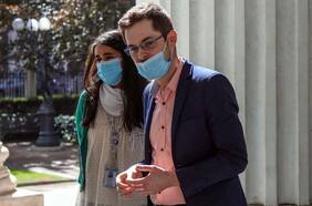 Columna de Daniel Matamala: Guerra de autogoles