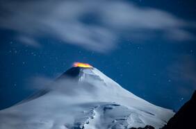Se registra explosión en volcán Villarrica: se mantiene alerta amarilla y un perímetro de seguridad a 1,5 km del cráter
