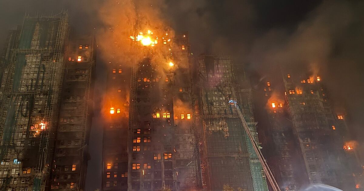 Incendio en rascacielos de Hong Kong: 94 muertos y una crisis de negligencias estructurales