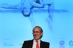 José Piñera destaca resultado de Kast y dice que “ahora debería derrotar al campeón del comunismo, Gabriel Boric”