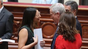 Kast asiste a ceremonia de proclamación de parlamentarios electos realizada en el ex Congreso