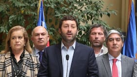 Coletazo por Pakarati: UDI pide acelerar reforma para acusar constitucionalmente a los embajadores