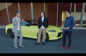 Ojalá que le guste: Nissan pone a su máximo directivo al volante del deportivo Z Proto