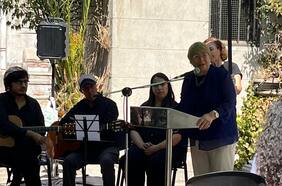 Expresidenta Bachelet participa en la conmemoración de los 49 años de la muerte de su padre