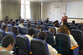 Contraloría instruye sumario en Hospital Barros Luco por charla de Gaspar Domínguez sobre propuesta de nueva Constitución