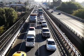 Parlamentarios critican extenso atochamiento en Ruta 5: piden que ministro del MOP de explicaciones en el Senado y exigen investigación del Sernac