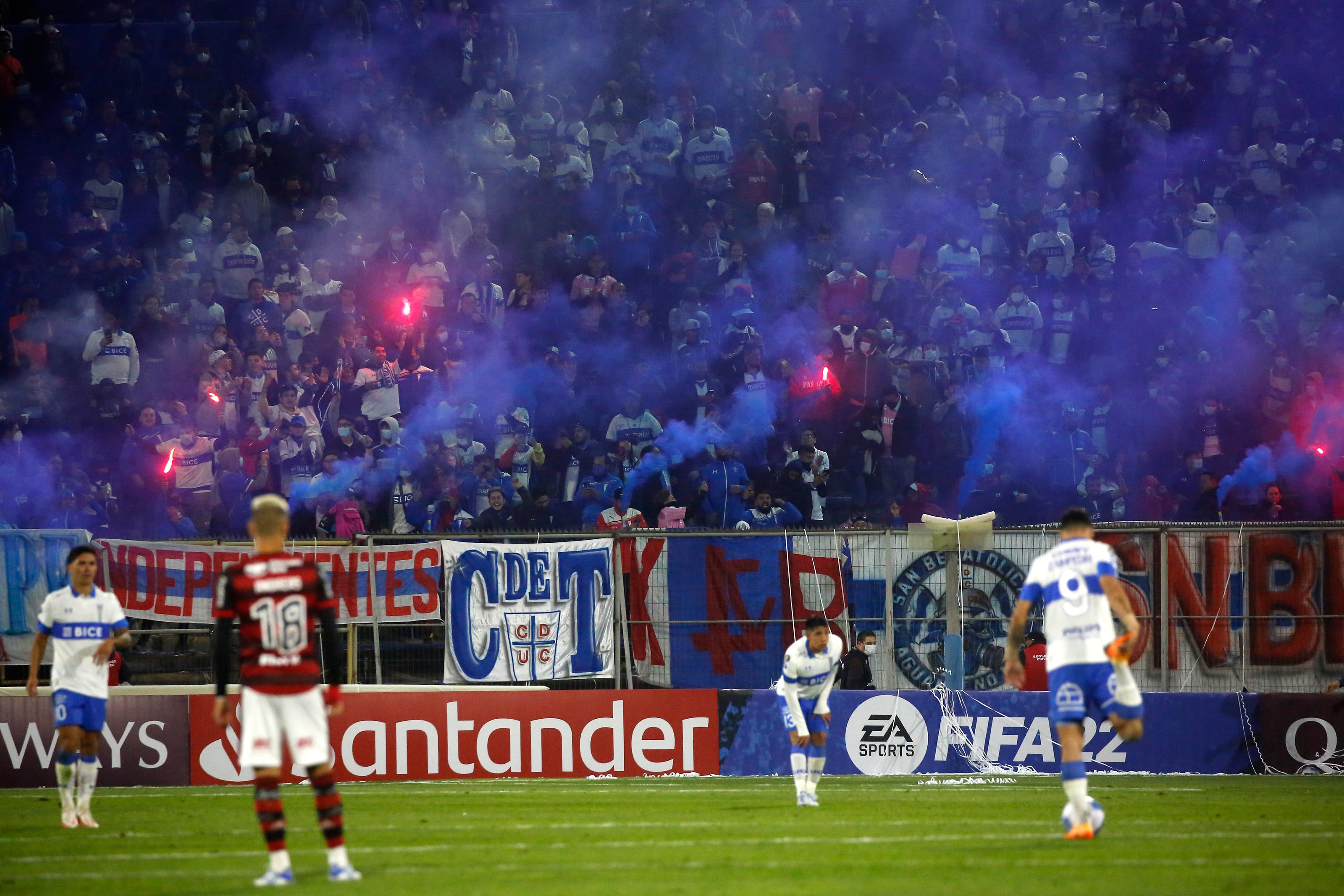 La UC es condenada a pagar una indemnización millonaria a hinchas de Flamengo agredidos en 2022