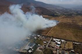 Declaran alerta roja y ordenan evacuación en sectores de La Ligua por incendio forestal