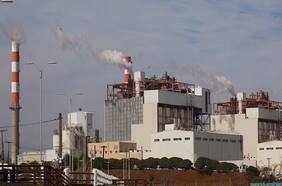 Tras episodios que dejan más de un centenar de intoxicados: Superintendencia de Medio Ambiente ordena medidas preventivas a seis empresas de Quintero-Puchuncaví