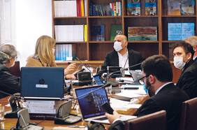 Gobierno sella acuerdo con el Senado por servicios básicos y crece pugna en el sector eléctrico