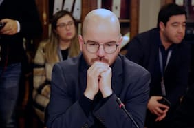 Abogado de Giorgio Jackson dice que no han “desestimado” iniciar acciones legales por acusaciones contra el exministro en caso lío de platas