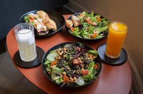 Unclub Café: cowork, libros, arte y música frente al Parque Bustamante