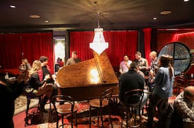 Bar Don Clan: el piano bar con karaoke escondido en un restaurante del barrio El Golf