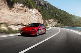 El Tesla más barato llega a Chile: así es el Model 3 RWD