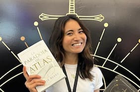 Olivie Blake, autora estadounidense: “A veces me tratan como a una creadora de contenido, pero mi trabajo es escribir”