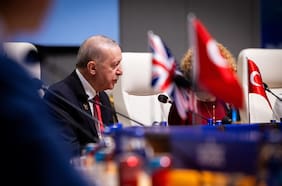 El revólver personalizado que Erdogan regaló a Pedro Sánchez pasa a manos de Interior para ser inutilizado