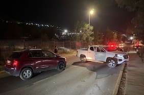Capturan durante patrullaje preventivo en Peñalolén a dos sujetos con un arma de fuego y elementos para cometer delitos