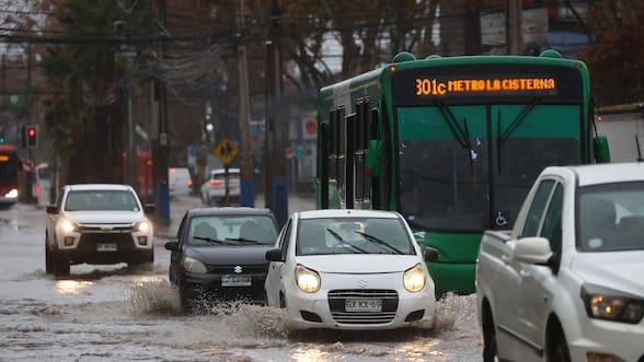 Las claves para conducir con seguridad bajo lluvia y nieve
