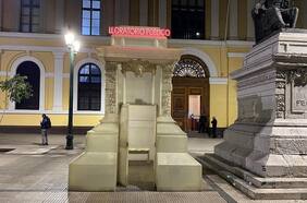 Cuál es el origen del “lloratorio público” que instalaron en plena Alameda